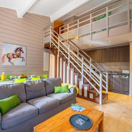 Saint Pierre Apartment *